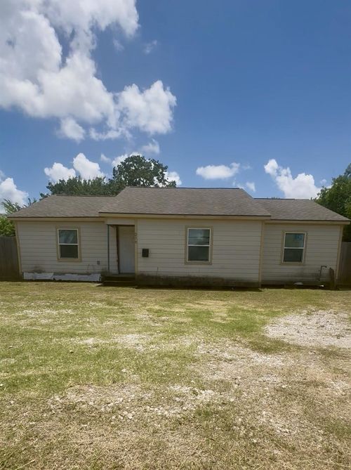 210 Vista Rd, Pasadena, TX, 77504-1404 | Card Image
