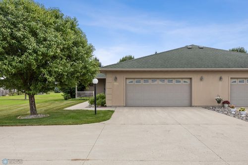966 33rd St S, Moorhead, MN, 56560-6830 | Card Image