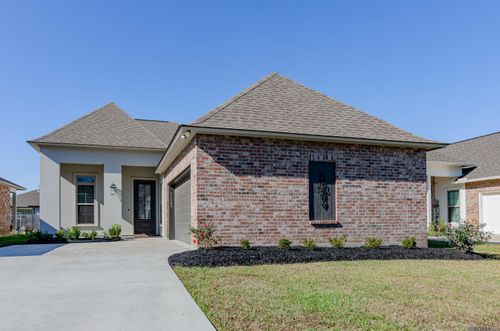 11589 Hideaway St, Denham Springs, LA, 70726-1151 | Card Image