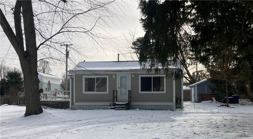 215 W Sterling Ave, Angola, NY, 14006-9195 | Card Image