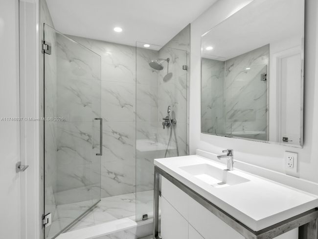 APT-1507 - 2000 Metropica Way, Condo with 2 bedrooms, 2 bathrooms and null parking in Sunrise FL | Image 21