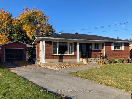 821 Haldimand Cres, Cornwall, ON, K6H5C9 | Card Image