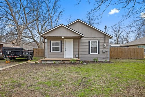 1009 Oak St, Bonham, TX, 75418-3212 | Card Image
