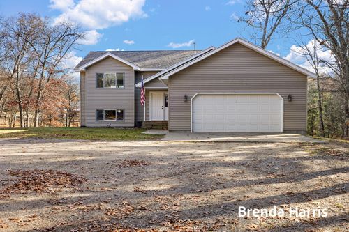 9211 Blue Lake Rd, Twin Lake, MI, 49457-8920 | Card Image