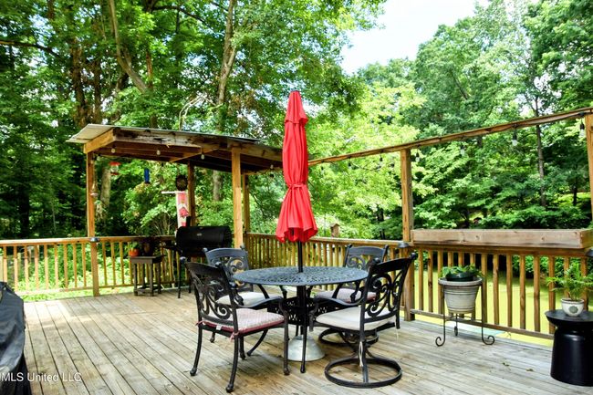 Glen art back patio | Image 28
