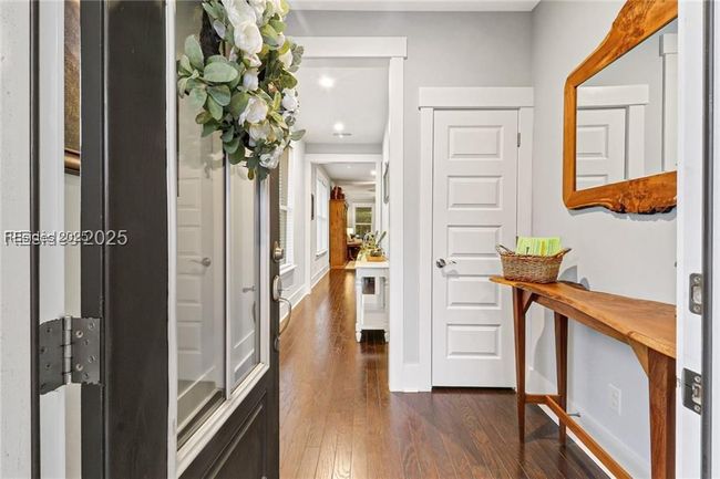 Entry Way | Image 4