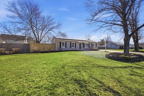 534 Hogg Memorial Dr, Whitman, MA, 02382-1831 | Card Image