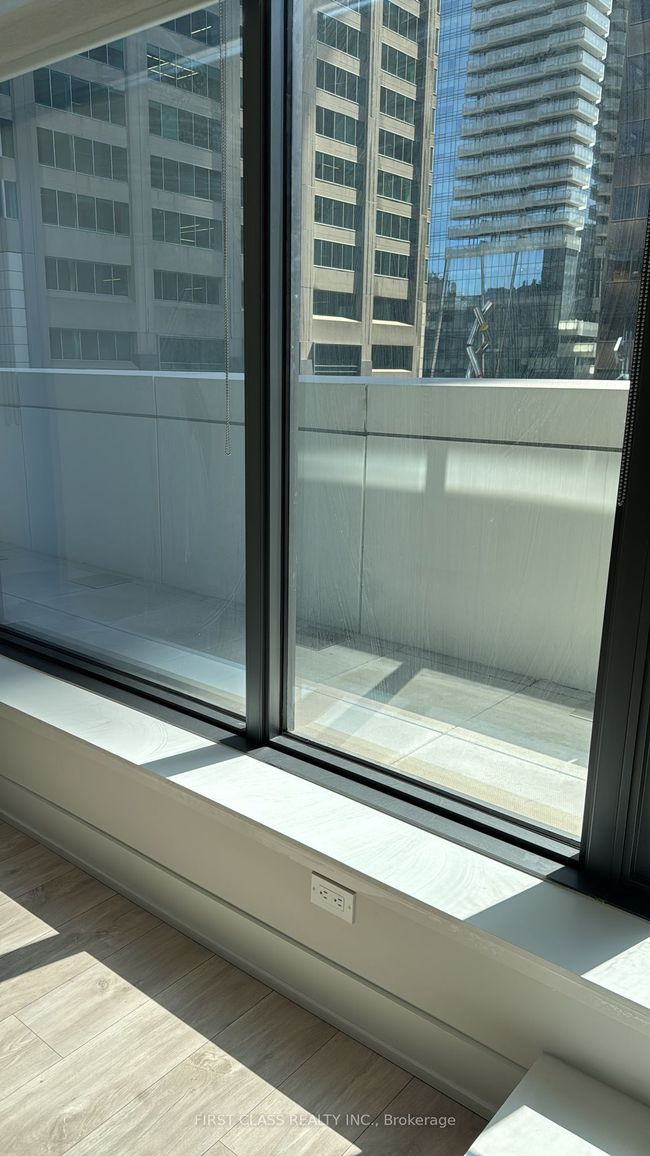 503 - 8 Cumberland St, Condo with 1 bedrooms, 1 bathrooms and null parking in Toronto ON | Image 7