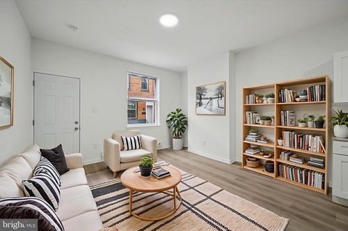 4453 N Gratz St, PHILADELPHIA, PA, 19140-1027 | Card Image