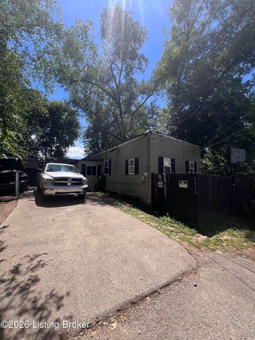 3012 Columbia St, Louisville, KY, 40212-1820 | Card Image