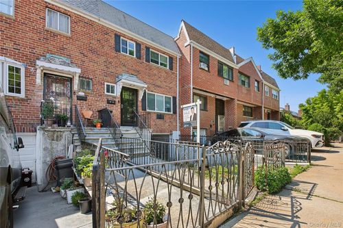 50-38 65 Street, New York, NY, 11377 | Card Image