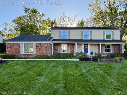 2004 Bootmaker Ln, Bloomfield Hills, MI, 48304-1004 | Card Image