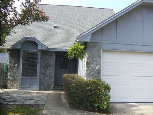 924 Lawton Ct, Fort Walton Beach, FL, 32547-1973 | Card Image