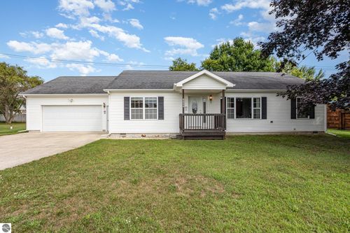 6644 Maple St, Riverdale, MI, 48877-8799 | Card Image
