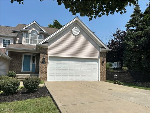 91 Sunset Cove Cir, Eastlake, OH, 44095-1466 | Card Image