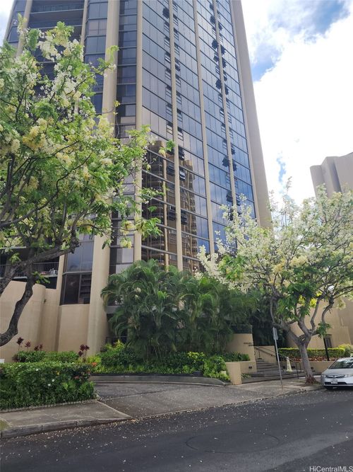 i1506-2101 Nuuanu Ave, Honolulu, HI, 96817-1764 | Card Image