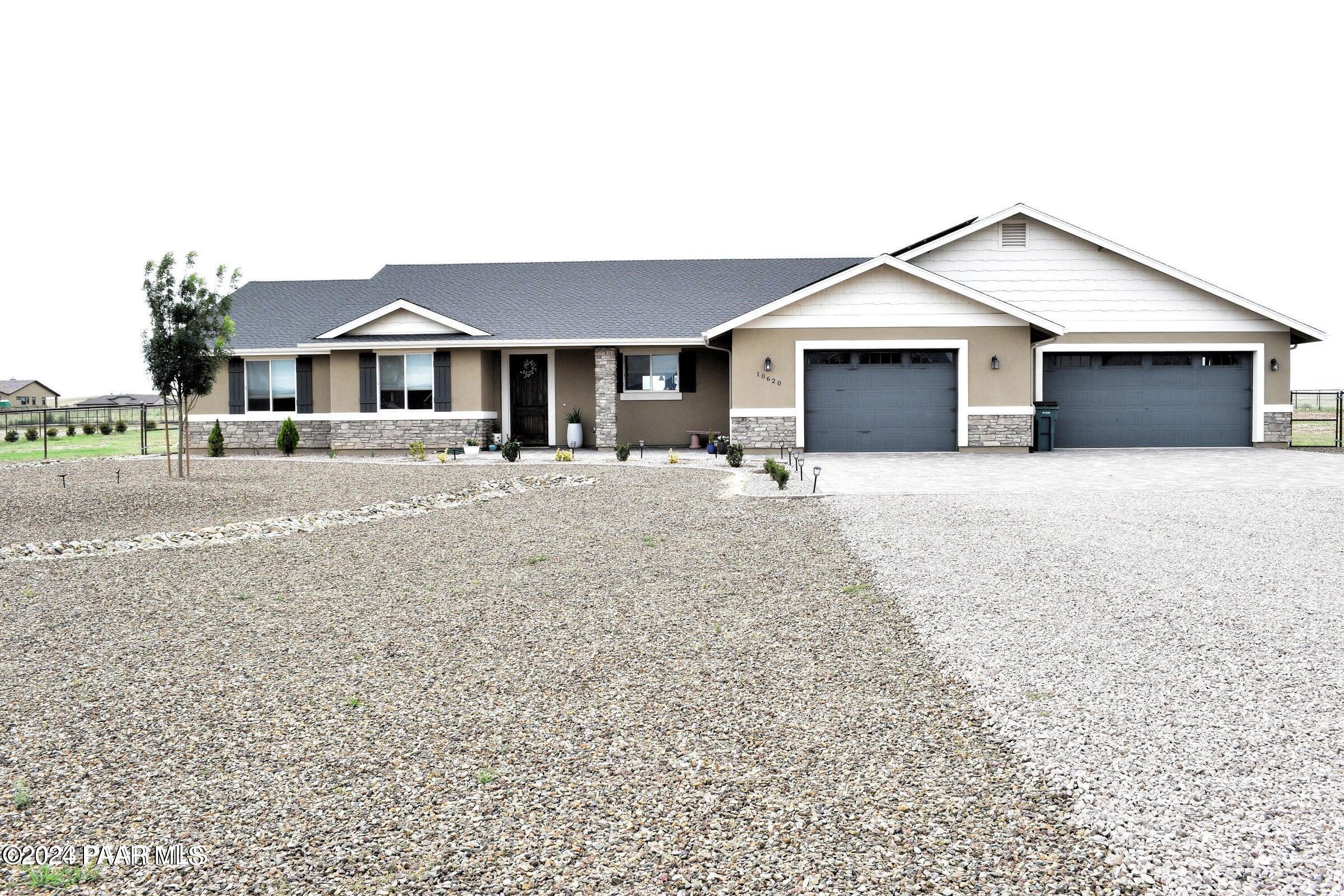 Ariat Dr, Prescott Valley, AZ 86315