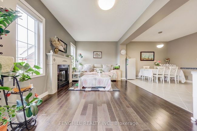 23 Cherna Ave, House attached with 6 bedrooms, 4 bathrooms and 2 parking in Markham ON | Image 18