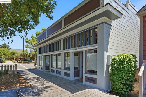 820 Delaware St, Berkeley, CA, 94710-2068 | Card Image