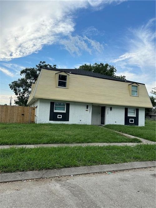 9001 Bunker Hill Rd, New Orleans, LA, 70127-2129 | Card Image