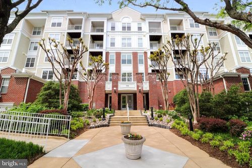 304-1641 International Dr, MCLEAN, VA, 22102-4830 | Card Image