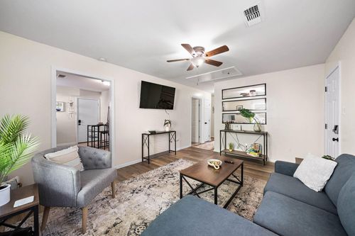 3330 Avenue O 1/2, Galveston, TX, 77550-6749 | Card Image