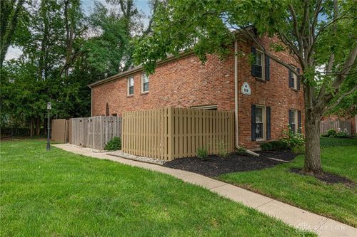h-61 Winchester Pl, Centerville, OH, 45458-2315 | Card Image