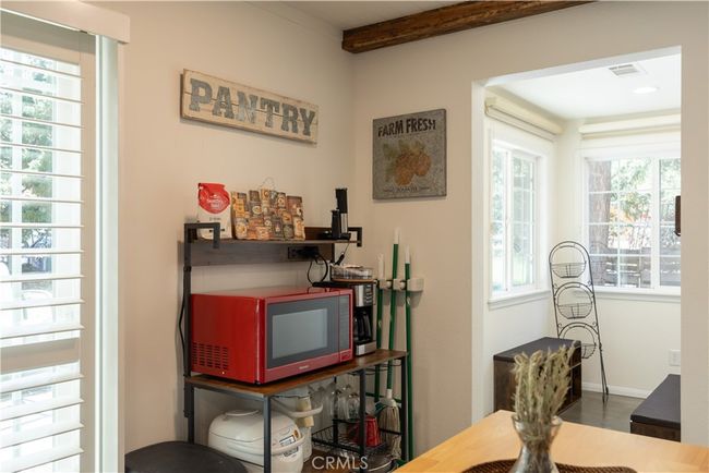 682 Maple Ln, House other with 3 bedrooms, 2 bathrooms and null parking in Sugarloaf CA | Image 13