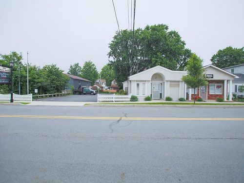 605 Pennsylvania Ave, Matamoras, PA, 18336-1501 | Card Image