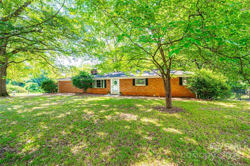 464 23rd Avenue Dr Ne, Hickory, NC, 28601-1577 | Card Image