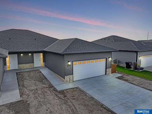 3501 Pearl Crescent Dr, Lincoln, NE, 68504-2416 | Card Image