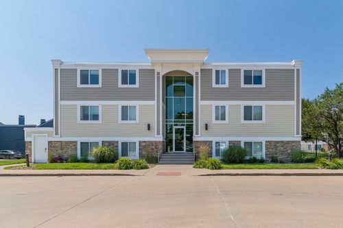 310-223 N Shore Dr, South Haven, MI, 49090-2320 | Card Image
