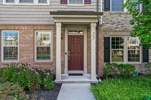 1-27 Gala Ct, Livingston, NJ, 07039-5712 | Card Image