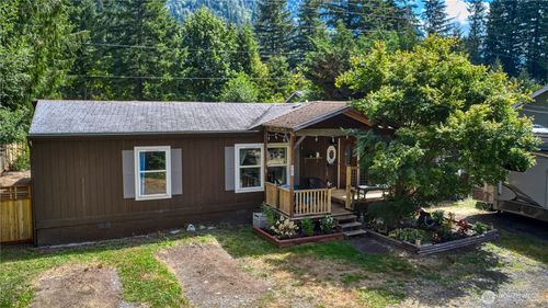 172 Sprague Valley Dr, Maple Falls, WA, 98266-7829 | Card Image