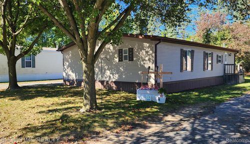 2009 Shirewood Dr, Shelby Township, MI, 48317-2776 | Card Image