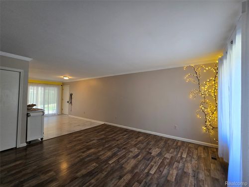 1855 Luneta Ct, Commerce Township, MI, 48382-1862 | Card Image