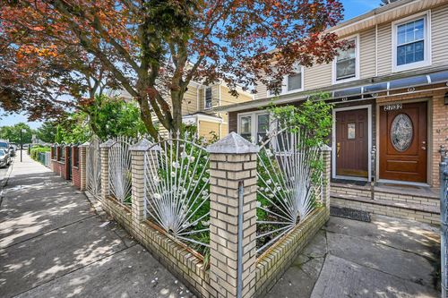27 Mcintosh St, East Elmhurst, NY, 11369-1949 | Card Image