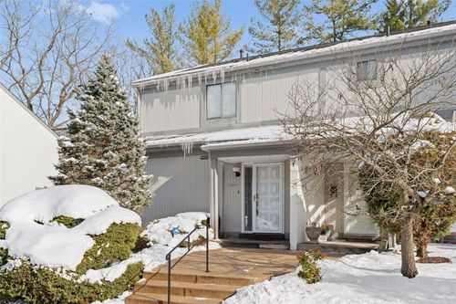 1557 Pinehurst Dr, Upper St. Clair, PA, 15241-3201 | Card Image