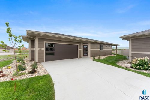515 S Russet Cir, Sioux Falls, SD, 57108 | Card Image