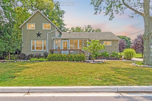 330 E Washington St, Romeo, MI, 48065-5275 | Card Image
