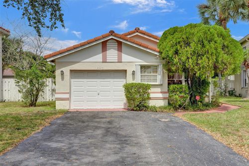 13525 Nw 5th Ct, Plantation, FL, 33325-6147 | Card Image