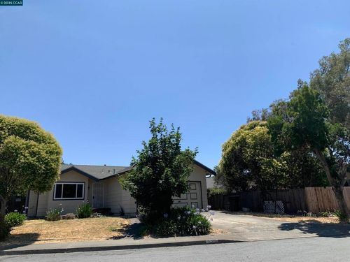 923 Steller Way, Suisun City, CA, 94585-2156 | Card Image