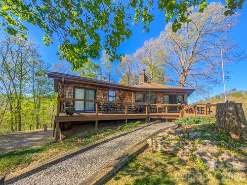 572 Pleasant Valley Road, Burnsville, NC, 28714 | Card Image