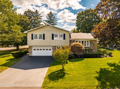 28 Donna Dr, Colonie, NY, 12205-2840 | Card Image