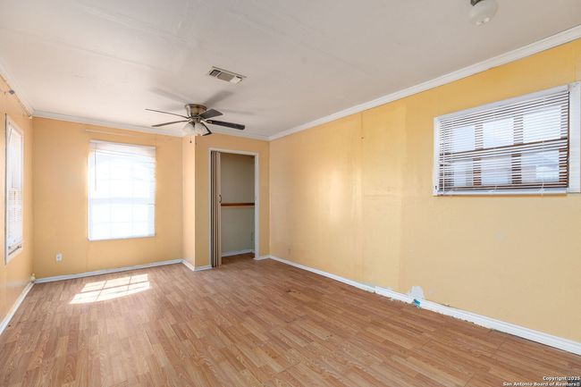 13934 N Interstate 35, House other with 3 bedrooms, 1 bathrooms and null parking in Moore TX | Image 11