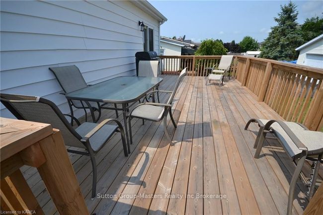 1038 Woodbine Rd, House other with 3 bedrooms, 3 bathrooms and 5 parking in Kingston ON | Image 25