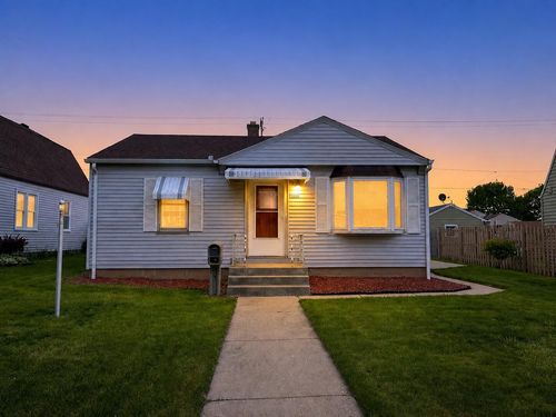3660 S 20th Pl, Milwaukee, WI, 53221 | Card Image