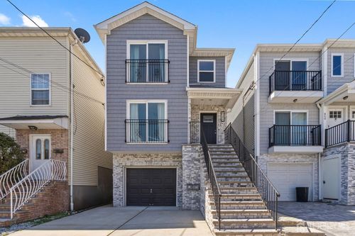 848 Lafayette St, Elizabeth, NJ, 07201-2731 | Card Image