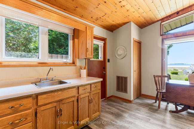 568 Bay St, House other with 3 bedrooms, 1 bathrooms and 4 parking in South Bruce Peninsula ON | Image 7