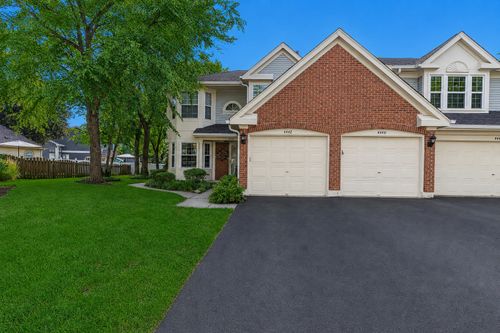 4440 Castlebar Ln, Hanover Park, IL, 60133-2907 | Card Image